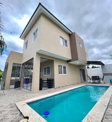 Munoz Casa | Villa MariposaModern&Lux Swimming Pool