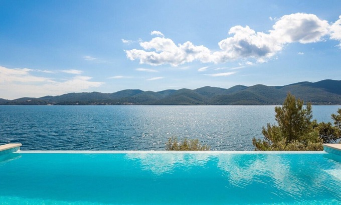 Viganj Villa | Villa Maris-Viganj, 10m sea, infinity pool, sauna