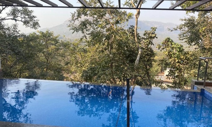 Lonavala Villa | Villa Marley - Ven a experimentar la belleza de la naturaleza en el lujo