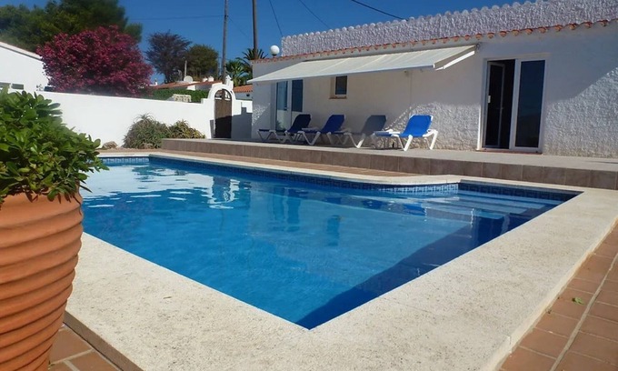 Cala en Porter Villa | Villa 'Marrón' con piscina privada, Wi-Fi y aire acondicionado