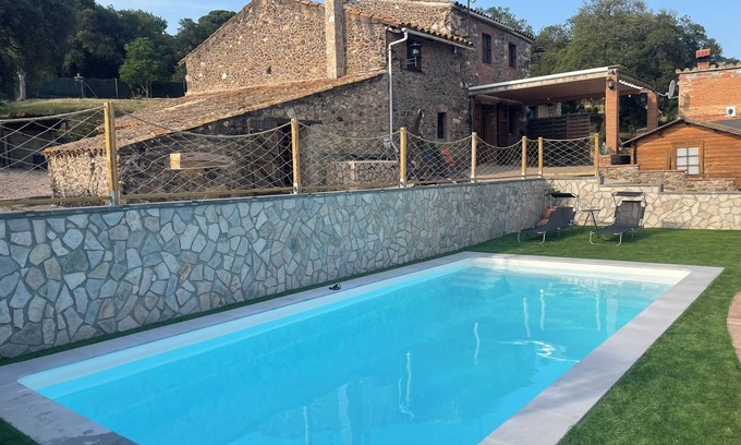 Macanet de la Selva Villa | Villa 'Masia Can Vilar' con vistas a la montaña, piscina privada y Wi-Fi