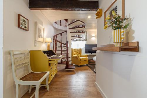 Aveiro Casa | Villa Mau Maria incl Parking by Home Sweet Home Aveiro