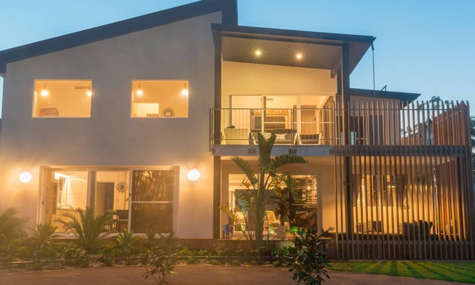 Narrawallee Casa | Villa Medusa Luxury Beach House & Resort Piscina a 150 m de la playa