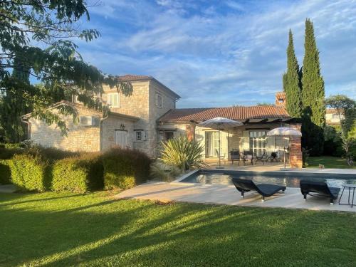 Sveti Lovrec Villa | Villa Melissa - Istrisches Steinhaus mit Pool in guter Lage