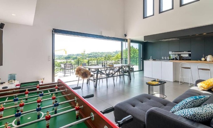Mouguerre Casa | Villa MENDIA, 3 bedrooms, 20 minutes from the beaches