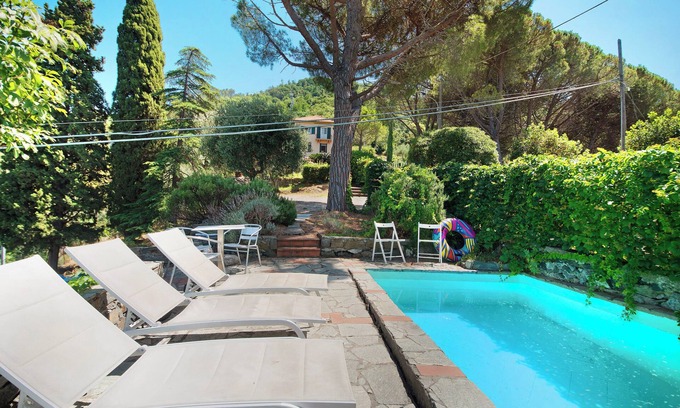 Levanto Villa | Villa 'Mesco' con vistas a la montaña, piscina privada y Wi-Fi