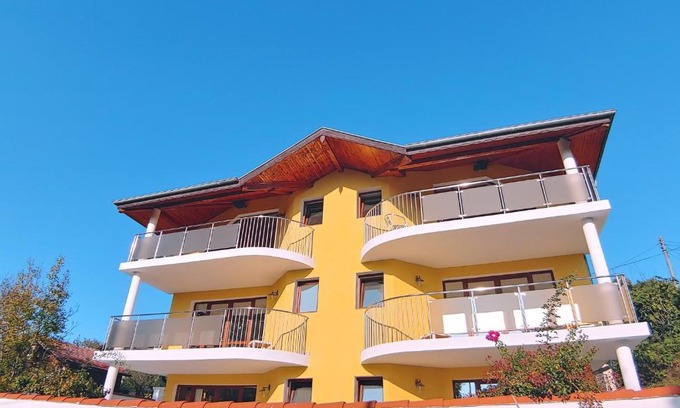 Fish Fish Apartamento | VILLA METATRON U DOMA