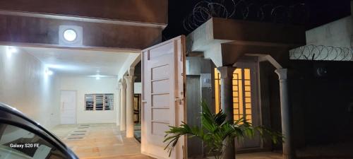 Agbodrafo Casa | Villa meublée avec parking privé et jardin Lomé Djagblé