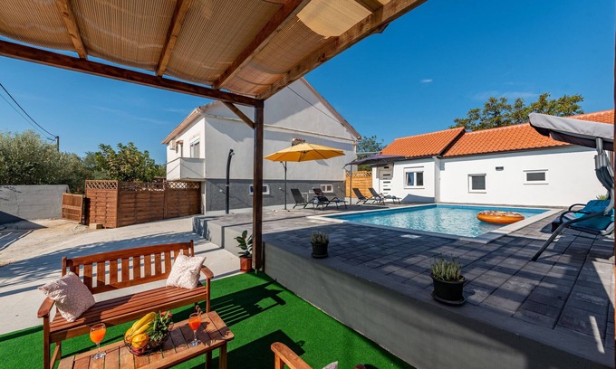 Sveti Filip i Jakov Villa | Villa Mia