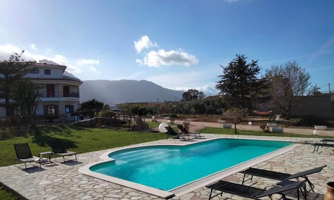 Alcamo Cama Y Desayuno | Villa Michelangelo
