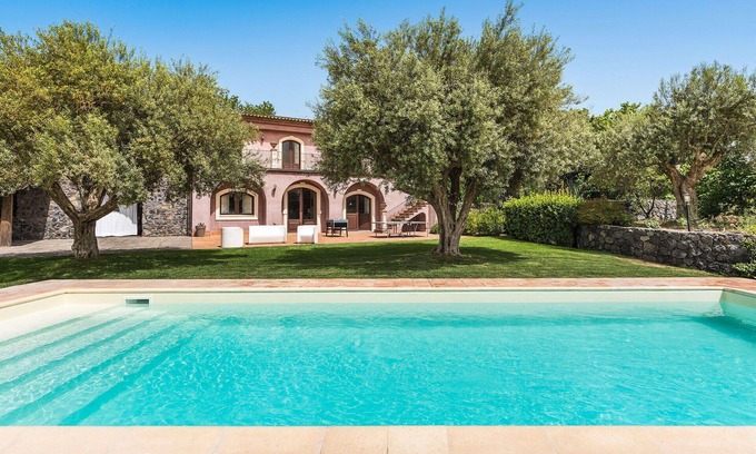 Milo Villa | Villa en Milo con 6 habitaciones, capacidad 12