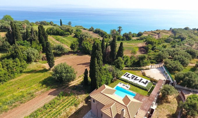 Mousata Villa | Villa Minetti