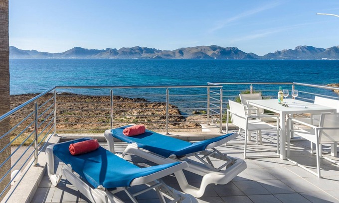 Marina Manresa Villa | Villa Miramar junto a la playa, con vistas al mar, piscina y Wi-Fi