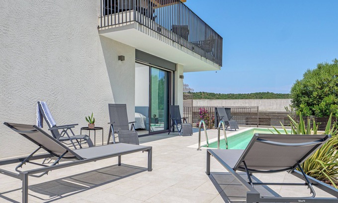 Baia Caddinas Villa | Villa 'Mirtina Home' con vistas al mar, Wi-Fi y aire acondicionado