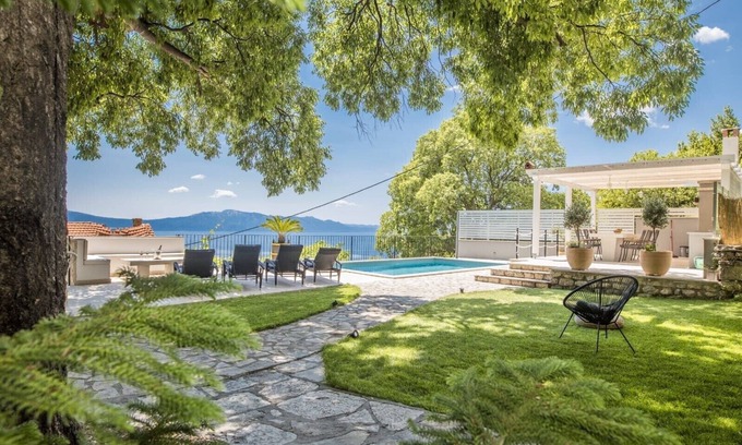 Gradac Villa | Villa con espectaculares vistas al mar, 2 dormitorios, piscina.