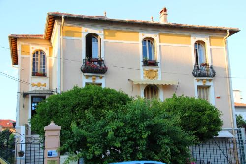 La Californie Cama Y Desayuno | Villa Mon Rêve Apartements