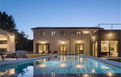 Krsan Casa | Villa Mons Caldera