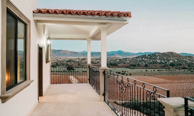 Valle de Guadalupe Hotel | Villa Montefiori