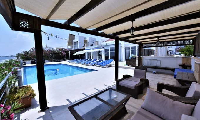 Bogaztepe Villa | Villa en una hermosa playa de arena, con piscina privada y fantásticas vistas