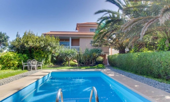 Arafo Villa | Villa Morera con vistas a la montaña, piscina, Wi-Fi, jardín y terraza; aparcamiento disponible