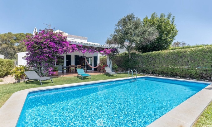 Sant Lluis Villa | Villa 'Mottarone Cerca De Mar' con piscina privada, Wi-Fi y aire acondicionado