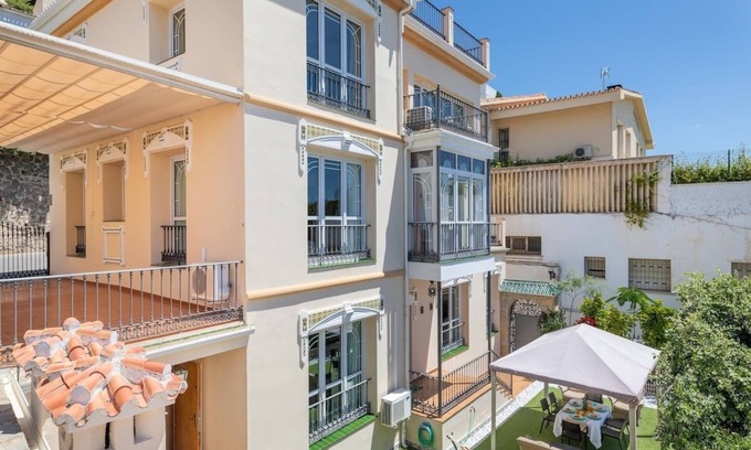 Monte Sancha Villa | Villa muy cercana al centro de Málaga y a cinco minutos de la playa