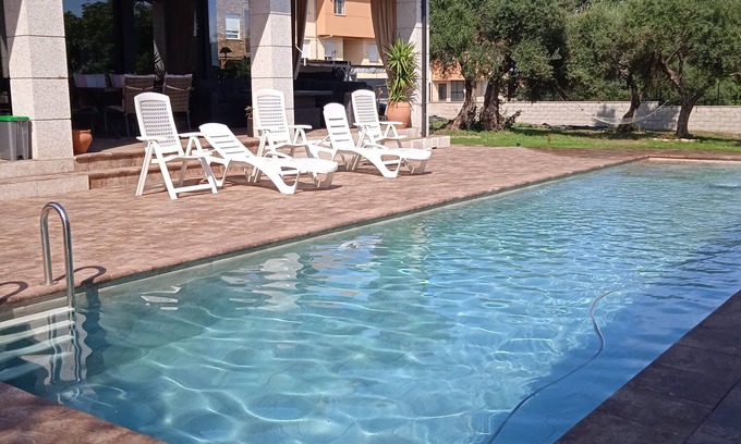 Candeleda Chalet De Esquí | Villa Nadine