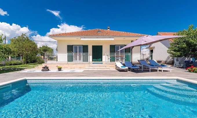 Unesic Casa | Villa cerca de Krka con piscina