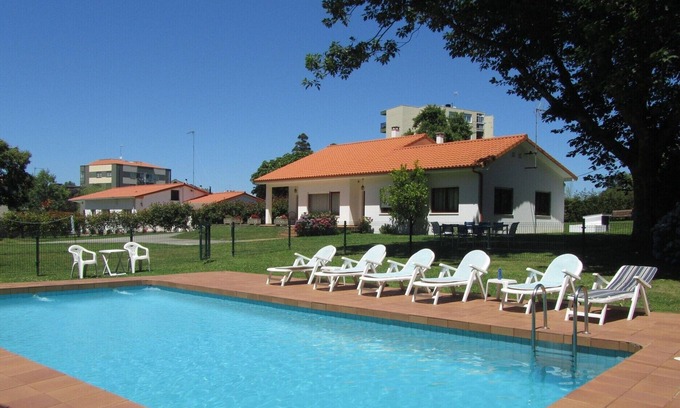 Camposeiras Casa | Chalet cerca de la playa, con piscina, gran jardín y barbacoa.