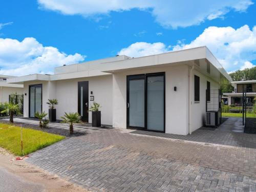 Zeewolde Villa | Villa near Veluwemeer with Private Jetty