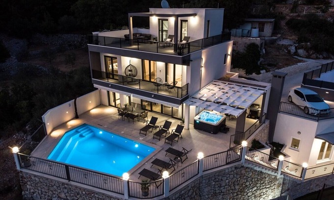 Blato na Cetini Villa | Villa Neda Heated Pool, Hot-tub, Sauna, 3 bedrooms