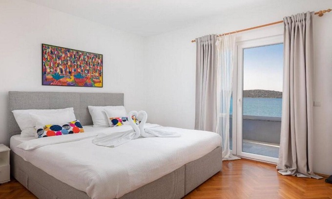 Grebastica Villa | Villa Nensi - house with six bedrooms and a swimming pool