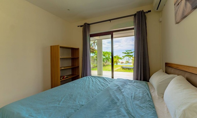 Pointe Aux Sables Casa | Villa Neuve de 3 Chambre Pied Dans L'eau
