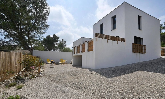 Calvisson Casa | Villa neuve proche Nîmes