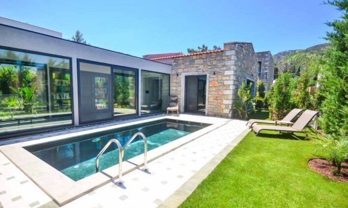 Torba Villa | Villa Nicolai - Cuatro Habitaciones Villa, Capacidad 8