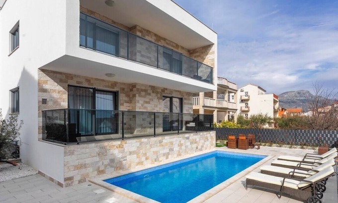 Kastel Novi Villa | VILLA NICOLINA - APARTAMENTO MATEO PRIVADO CUBIERTA SOL CON YACUZI
