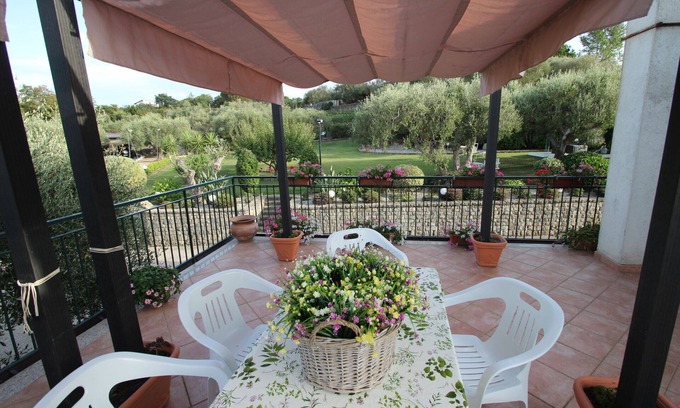 Naso Apartamento | Holiday Apartment Nino Petrelli 1 floor with swimming pool and private parking