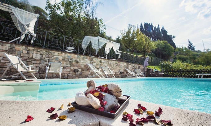 Perugia Apartamento | Villa Nuba, residencia Bonfigli, sala de SPA, wifi, chimenea, piscina ecológica, a 5 minutos del centro