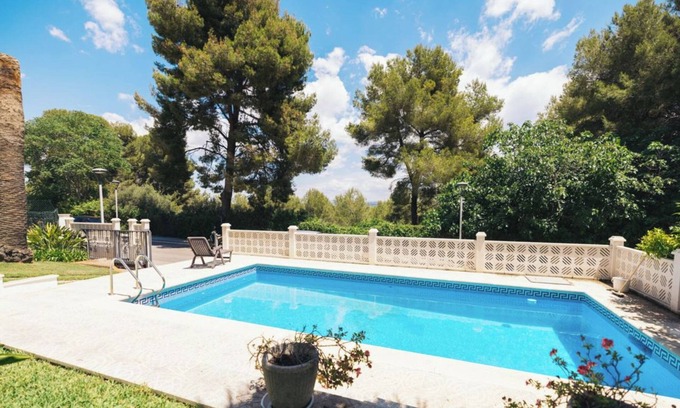 Salou Villa | Villa "Oasis Salou" con vistas al mar, piscina privada y Wi-Fi