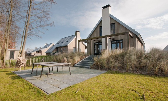 Tholen Casa | Villa Oesterdam | Sleeps 12 persons