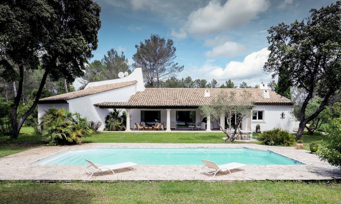 Saint-Clement-de-Riviere Casa | villa de carácter en un parque de 7000m2 vallado con piscina