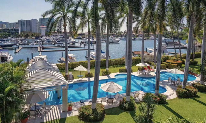 Ixtapa Casa | Villa Ohana with a view of the pier in the Marina Ixtapa