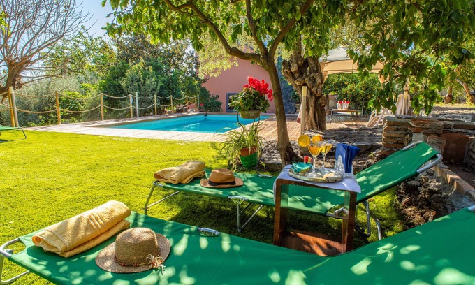 Aci Catena Villa | Villa 'Oliva Ecofriendly' con vistas al mar, Wi-Fi y aire acondicionado