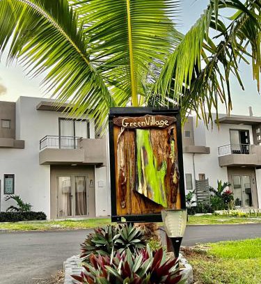 Calebasses Apartamento | Villa Olive - A two double bed Duplex at Green Village with swimming pool