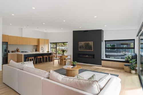 Acacia Bay Casa | Villa on the Bay