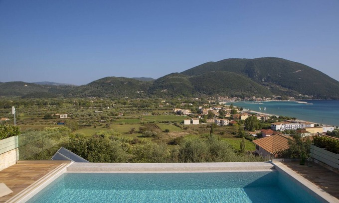 Pondi Villa | Villa en Vasiliki Lefkada con impresionantes vistas al mar y piscina