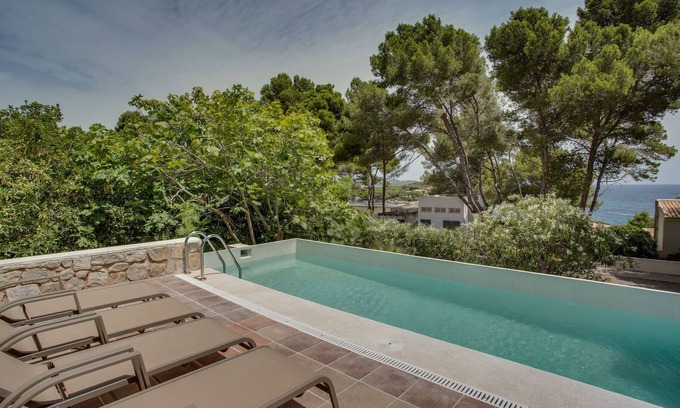 Provensals Chalet De Esquí | Villa PADRI, con vistas a 200m del mar con piscina