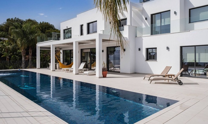 Pinares de San Anton Villa | Villa 'Palacio Nazari' con piscina privada, Wi-Fi y aire acondicionado