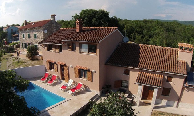 Trgetari Villa | Villa Palazzina Burjaki - 4 dormitorios, 5 baños, piscina privada, sauna, gimnasio e hidromasaje