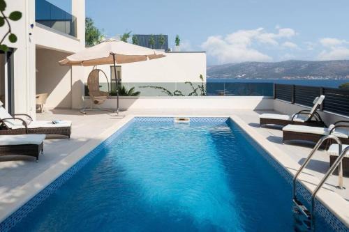Razanj Villa | Villa Palm Bay 2, heated pool - 10 m from the sea